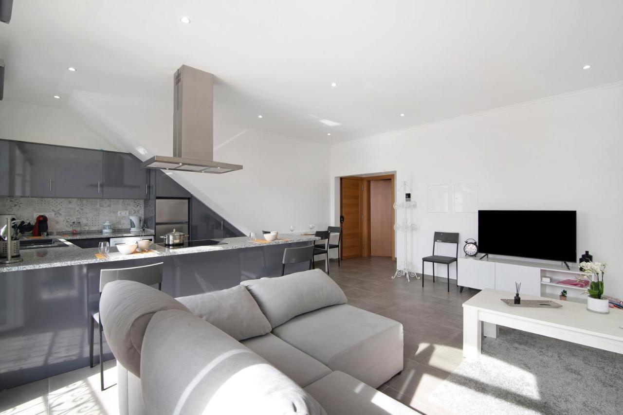 Traditional 3 Bedroom Apartment Alte Exterior photo