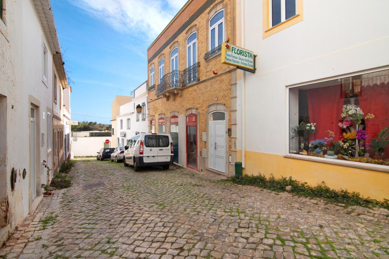 Traditional 3 Bedroom Apartment Alte Exterior photo
