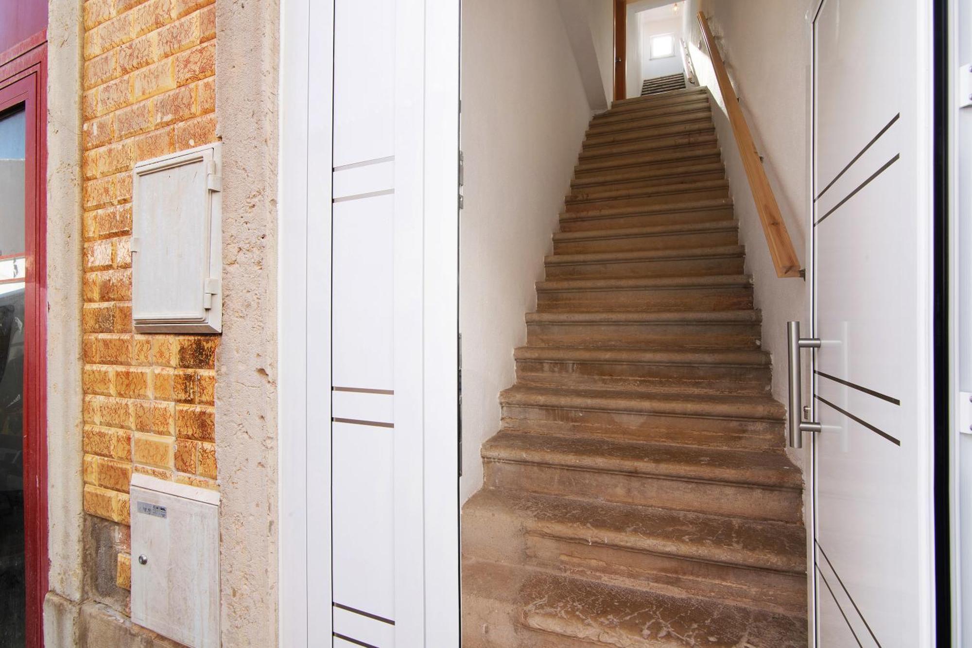 Traditional 3 Bedroom Apartment Alte Exterior photo