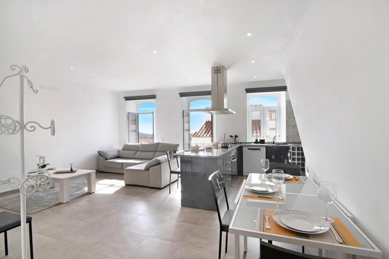 Traditional 3 Bedroom Apartment Alte Exterior photo